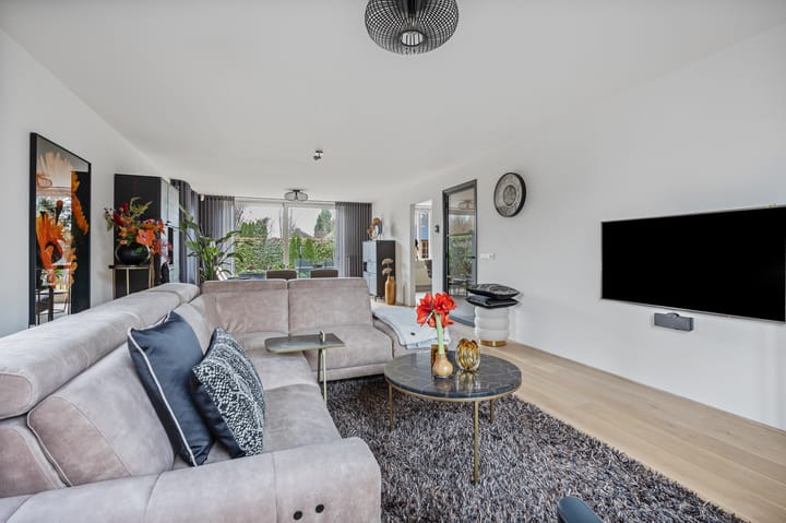 Foto 12 van Smoutstraat 4