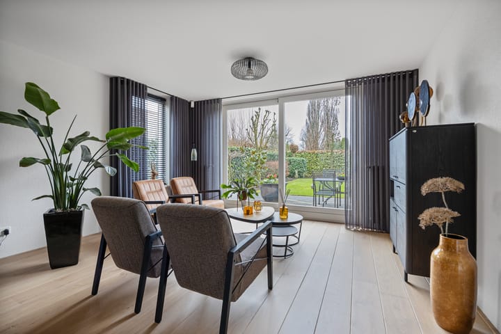 Foto 16 van Smoutstraat 4