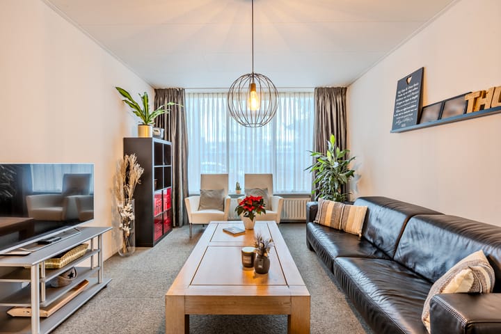 Foto 9 van Planetenstraat 10