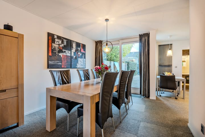 Foto 12 van Planetenstraat 10