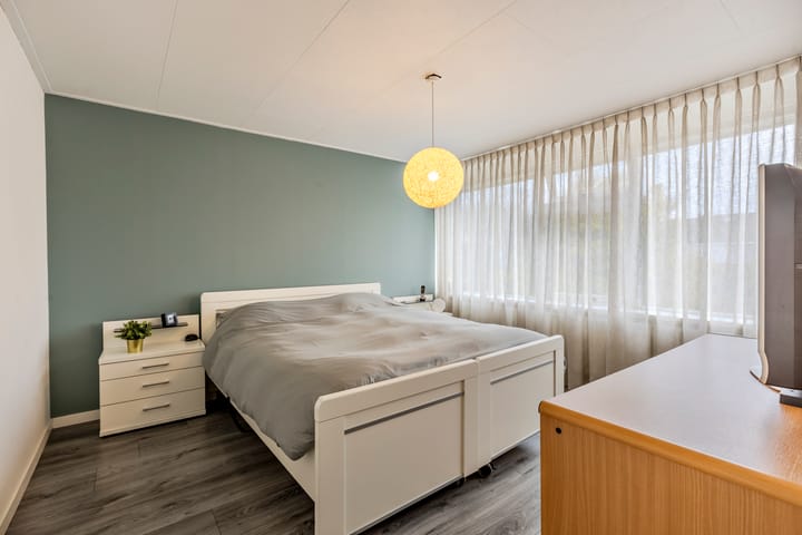 Foto 30 van Planetenstraat 10