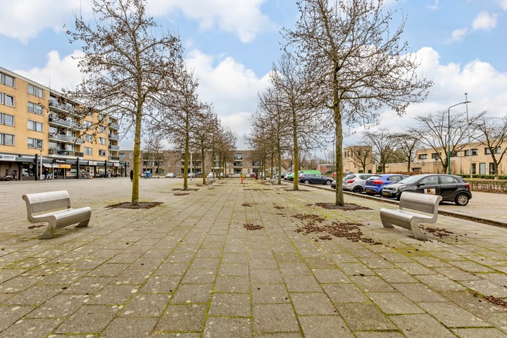 Bekijk foto 48 van Planetenstraat 10