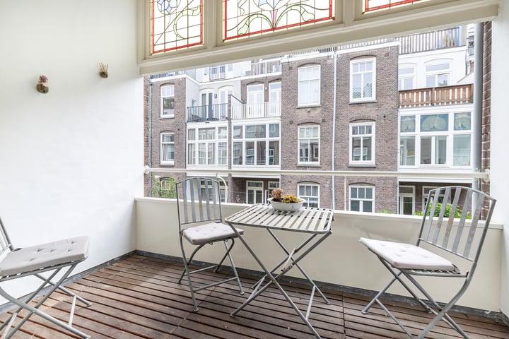 View photo 6 of Nicolaas Maesstraat 101-2