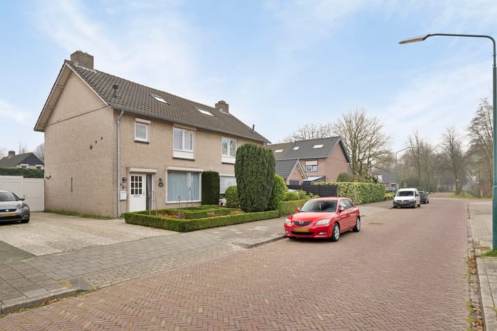 Photo 33 of Verlengde Raagtenstraat 19