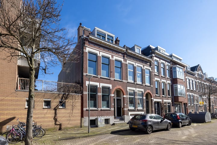 Bekijk foto 1 van Van den Hoonaardstraat 8