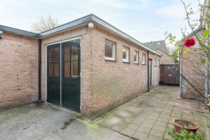 Foto 23 van Burenweg 7