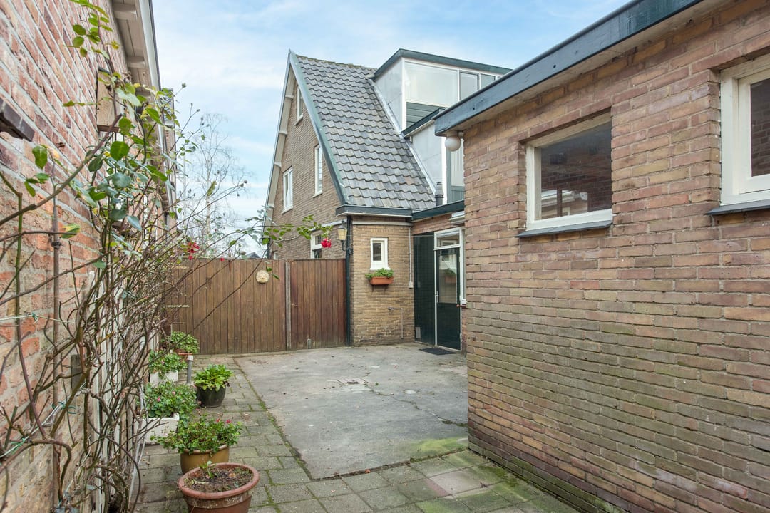 Photo 32 of Burenweg 7