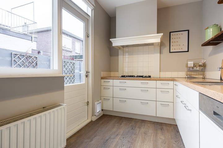 Foto 14 van Van Linschotenstraat 6