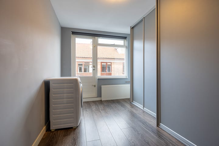 Foto 23 van Van Linschotenstraat 6