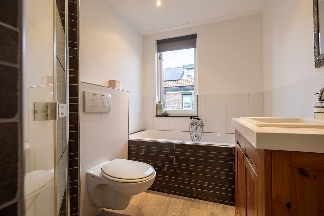 Foto 26 van Van Linschotenstraat 6