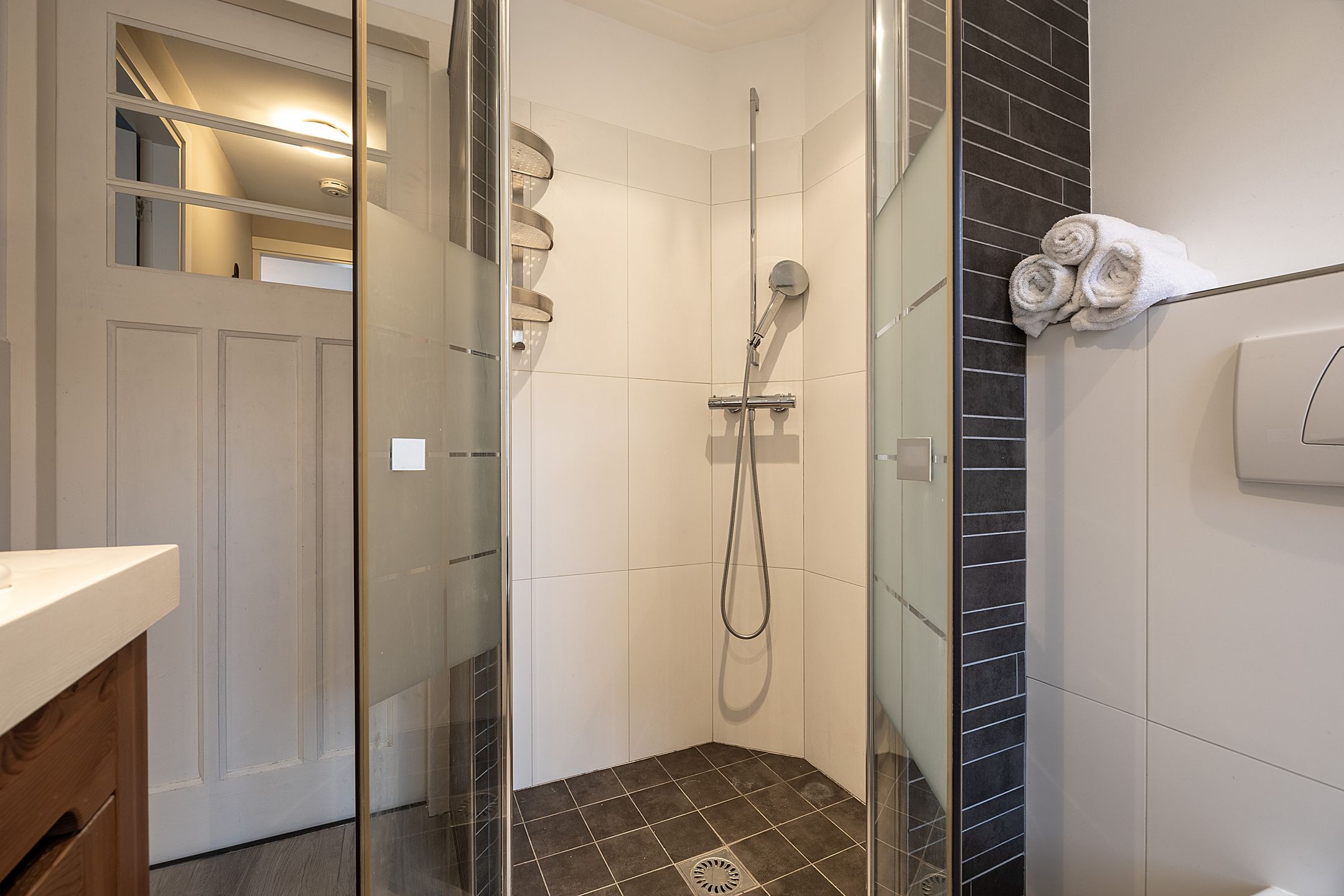 Foto 27 van Van Linschotenstraat 6