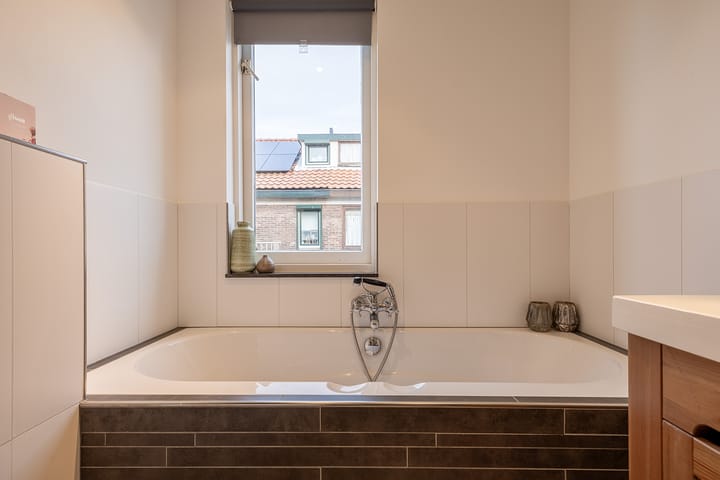 Foto 28 van Van Linschotenstraat 6