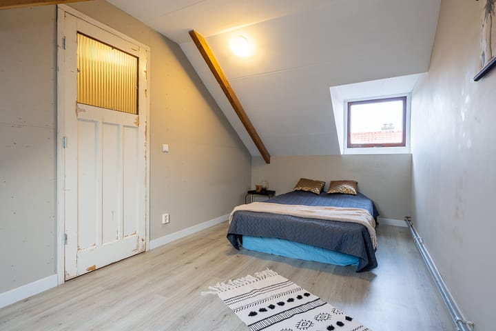 Foto 32 van Van Linschotenstraat 6