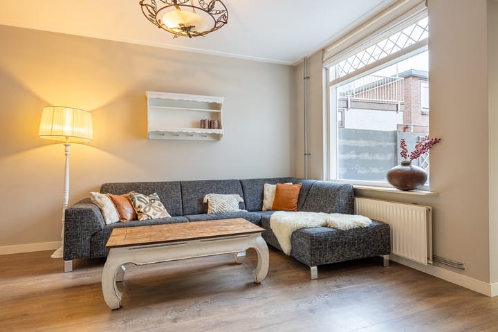 Foto 6 van Van Linschotenstraat 6