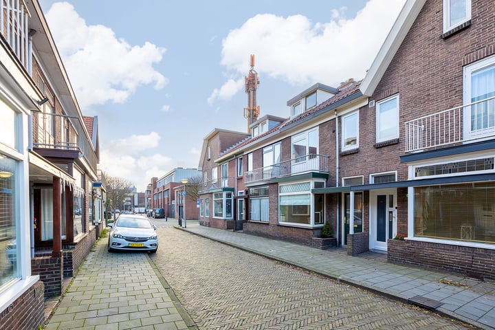 Bekijk foto 42 van Van Linschotenstraat 6