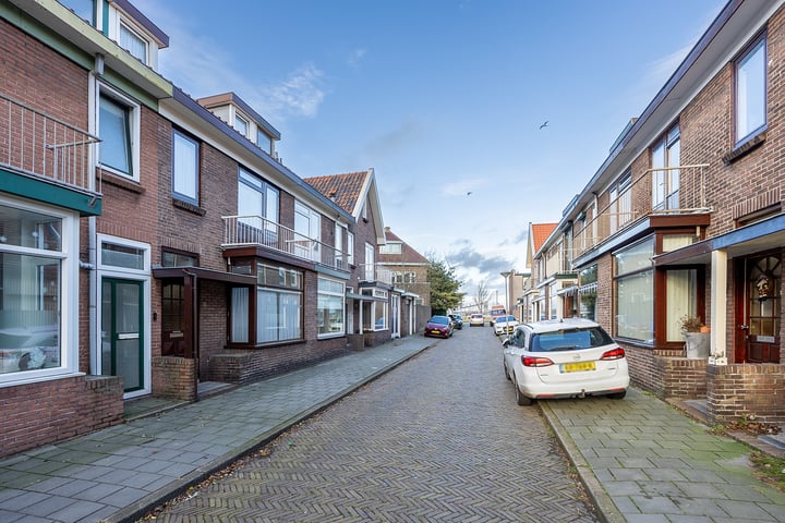 Bekijk foto 43 van Van Linschotenstraat 6