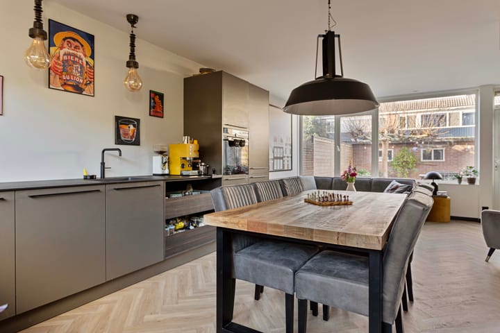 Foto 10 van Troelstrastraat 27