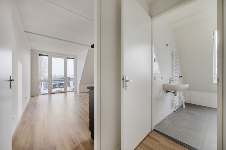 Foto 7 van Molenstraat 27-J