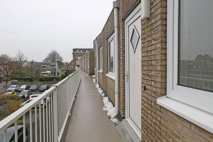 View photo 14 of Alma Tademastraat 43