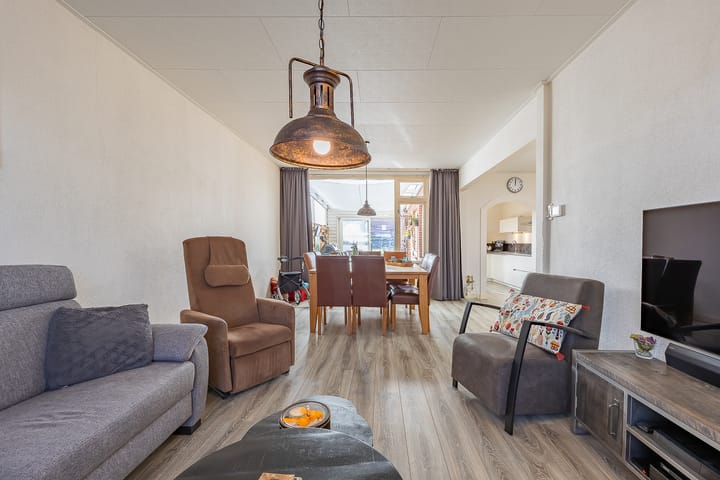 Foto 2 van Julianastraat 24