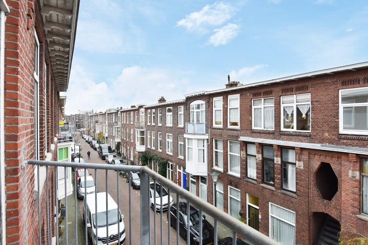 Bekijk foto 22 van Nicolaas Tulpstraat 30