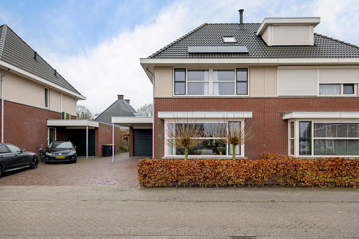 Foto 4 van Bernagietuin 15