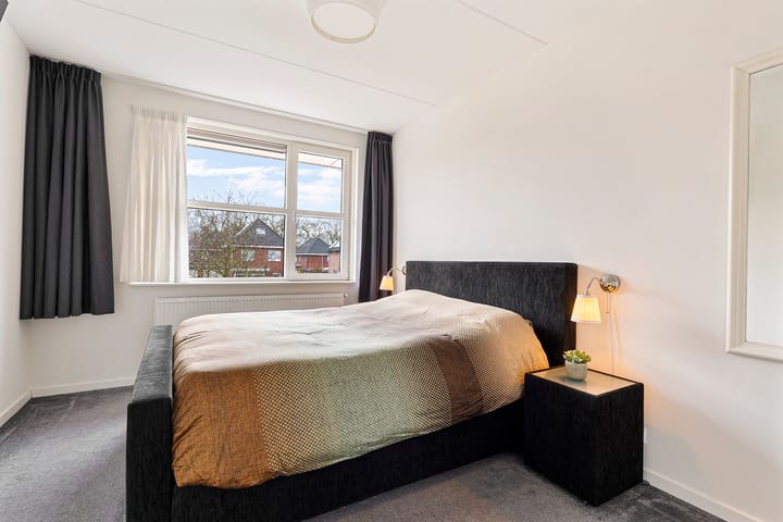 Foto 24 van Bernagietuin 15