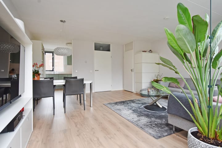 Foto 11 van Toos Poststraat 7