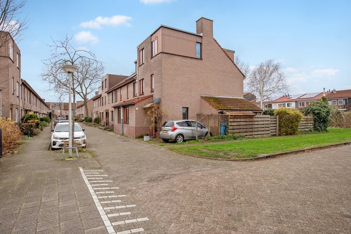 Bekijk foto 35 van Leeuweriklaan 8