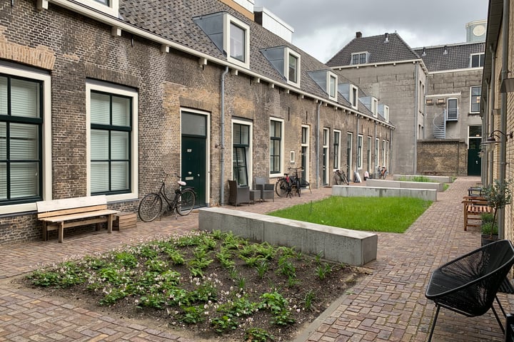 View photo 1 of Lange Nieuwstraat 183-F