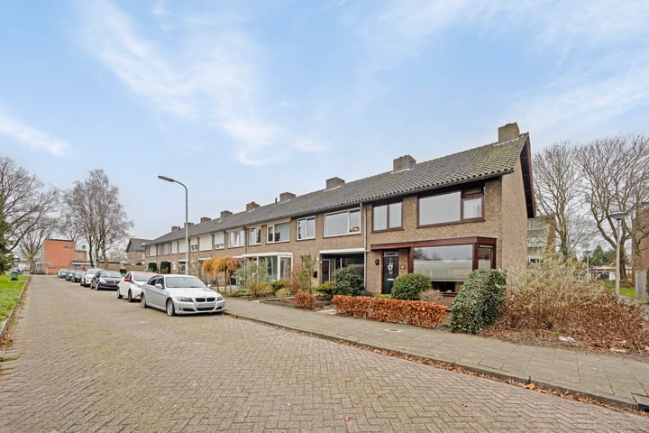 Bekijk foto 38 van Jan Sluijtersstraat 13