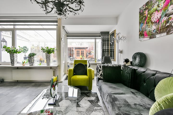 Foto 11 van Schweitzerstraat 42