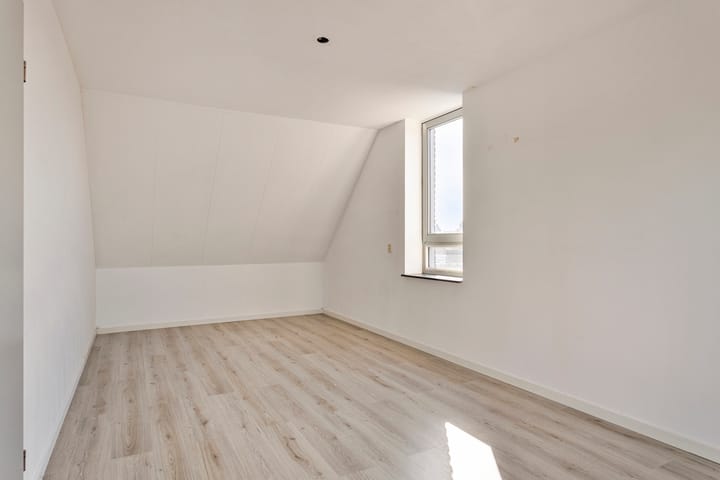 Foto 19 van Leeuwstraat 44