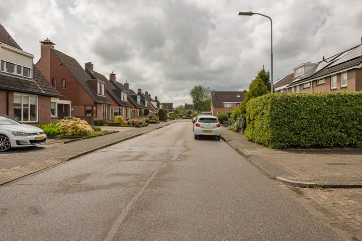 Foto 38 van Pluutstraat 15