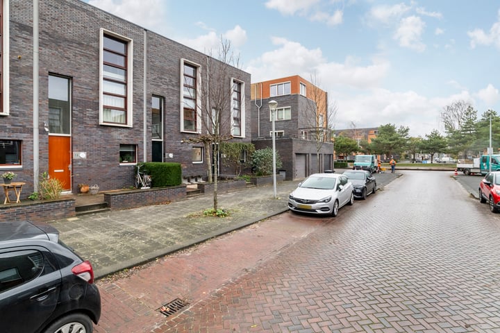 Bekijk foto 32 van Jacques Nycolaasstraat 11