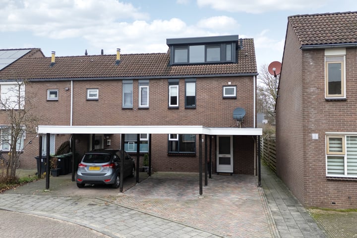 View photo 47 of Roodborststraat 13