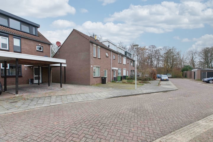 View photo 50 of Roodborststraat 13