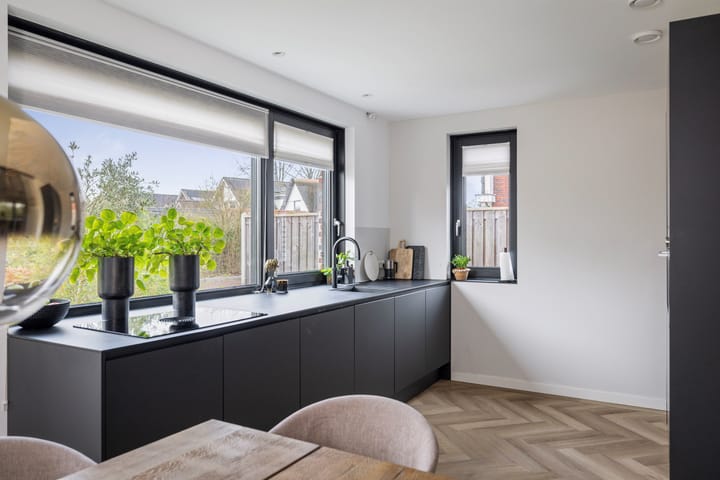 Foto 17 van Heukelenseweg 16-C