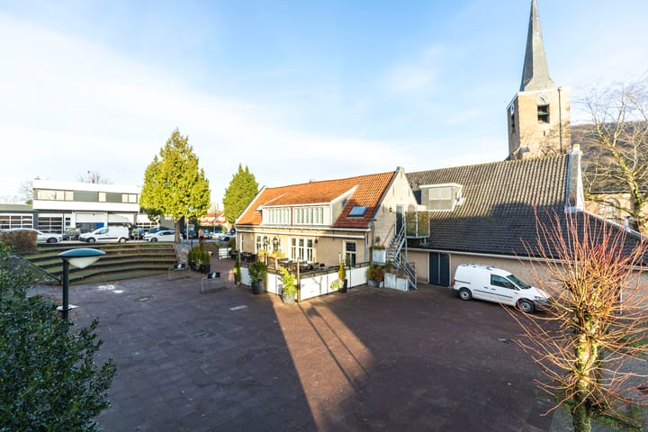 Foto 2 van Dorpsplein 16