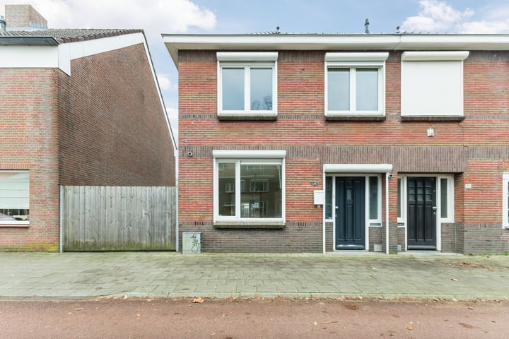 Bekijk foto 37 van Zeelsterstraat 121