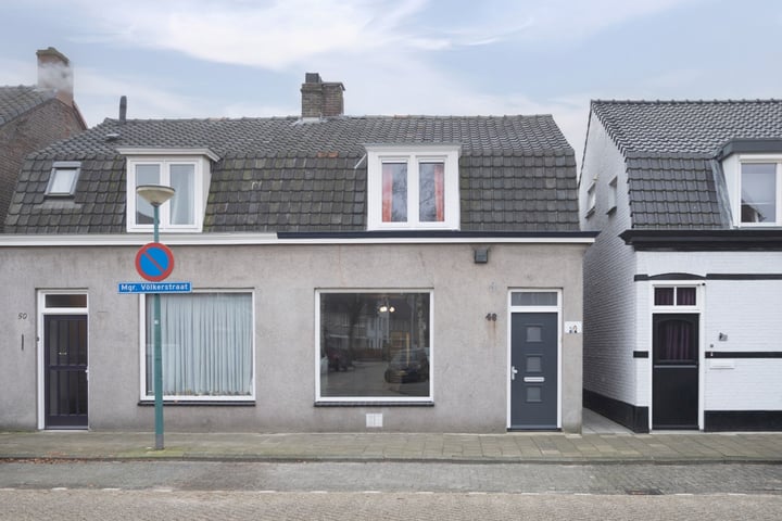 Bekijk foto 1 van Monseigneur Völkerstraat 48