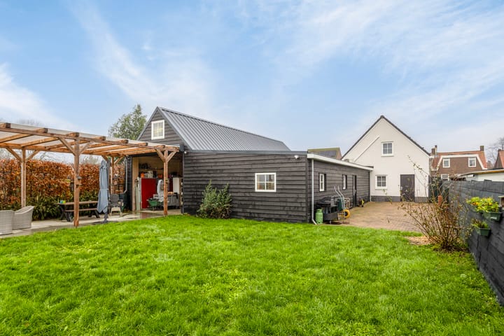 Foto 27 van Burgemeester Sterkstraat 28