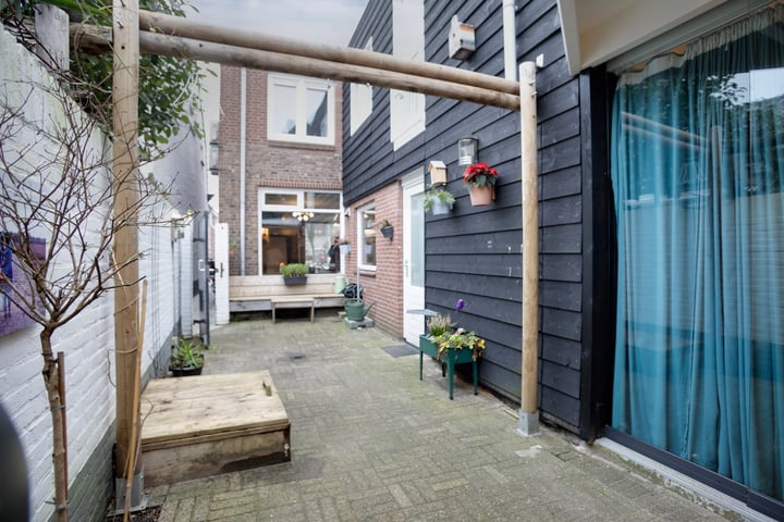 Bekijk foto 34 van Monseigneur Völkerstraat 48