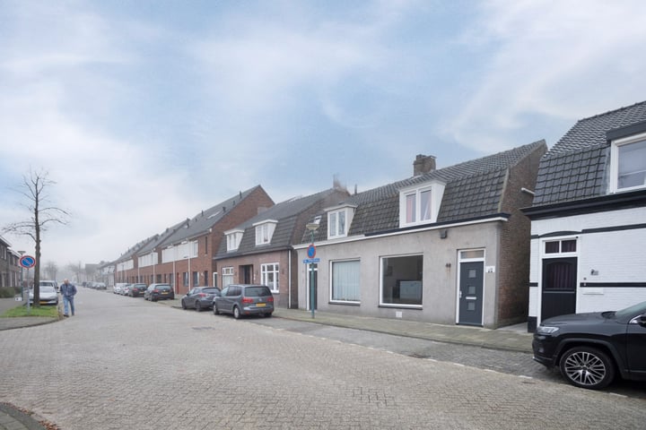 Bekijk foto 37 van Monseigneur Völkerstraat 48