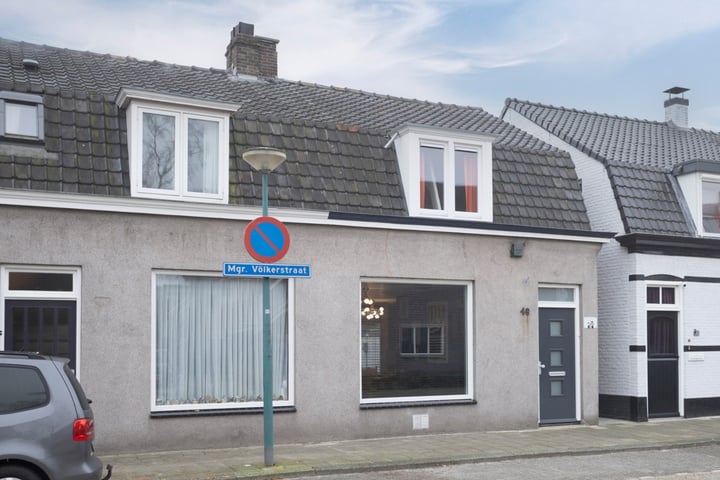 Bekijk foto 38 van Monseigneur Völkerstraat 48