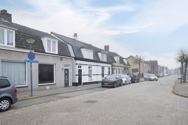 Bekijk foto 39 van Monseigneur Völkerstraat 48