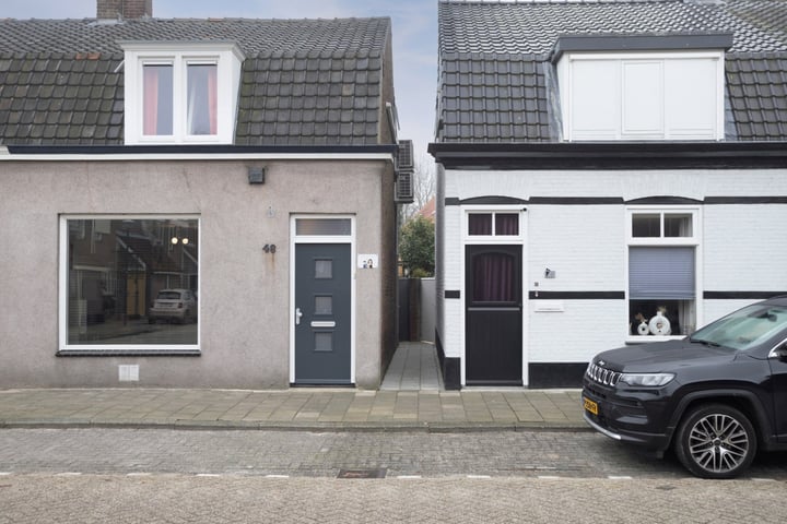 Bekijk foto 40 van Monseigneur Völkerstraat 48