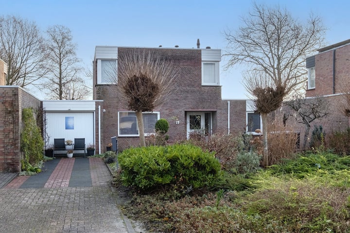 Bekijk foto 1 van van Santenlaan 19