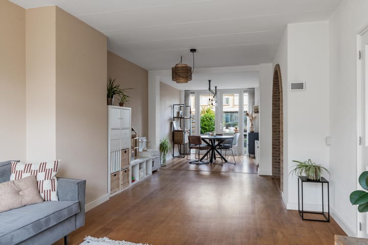 Foto 10 van Bernhardlaan 4