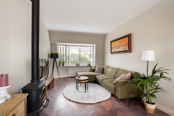 Foto 10 van Julianalaan 11